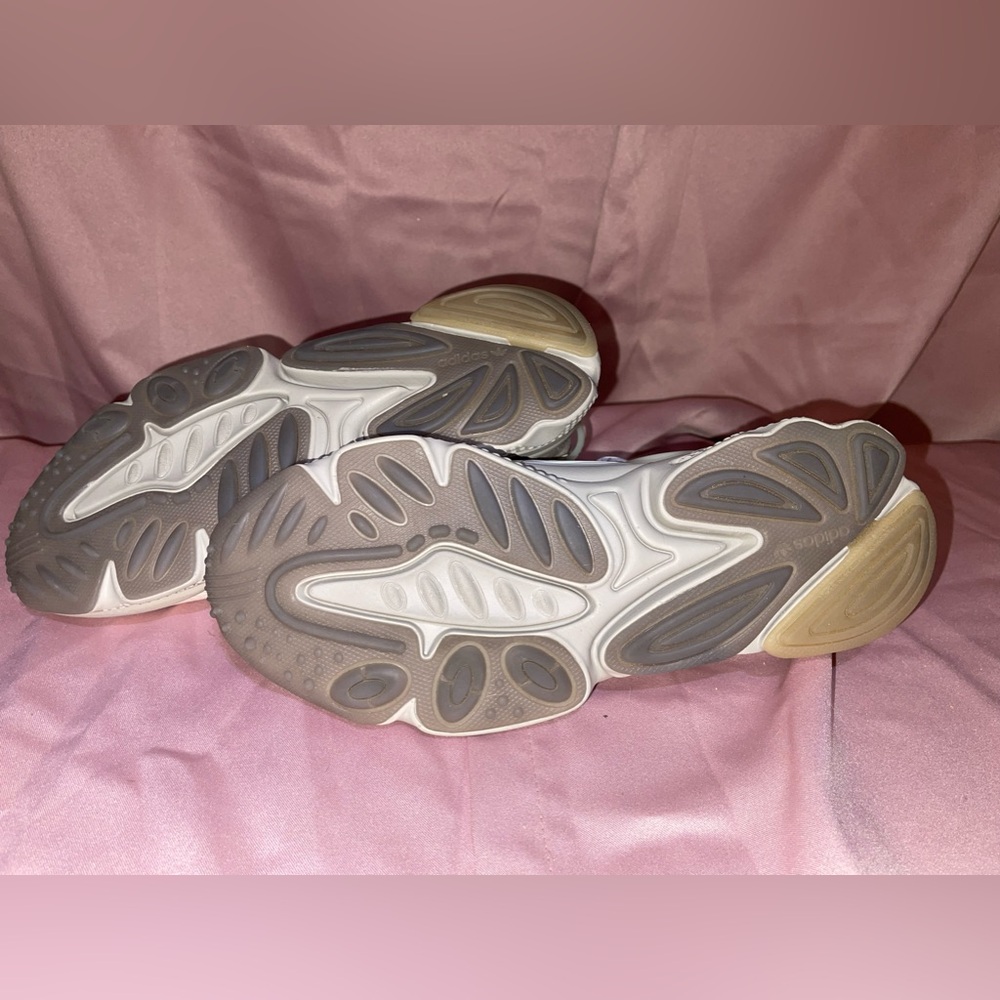 adidas Men’s Ozweego Sneakers - Picture 8 of 9